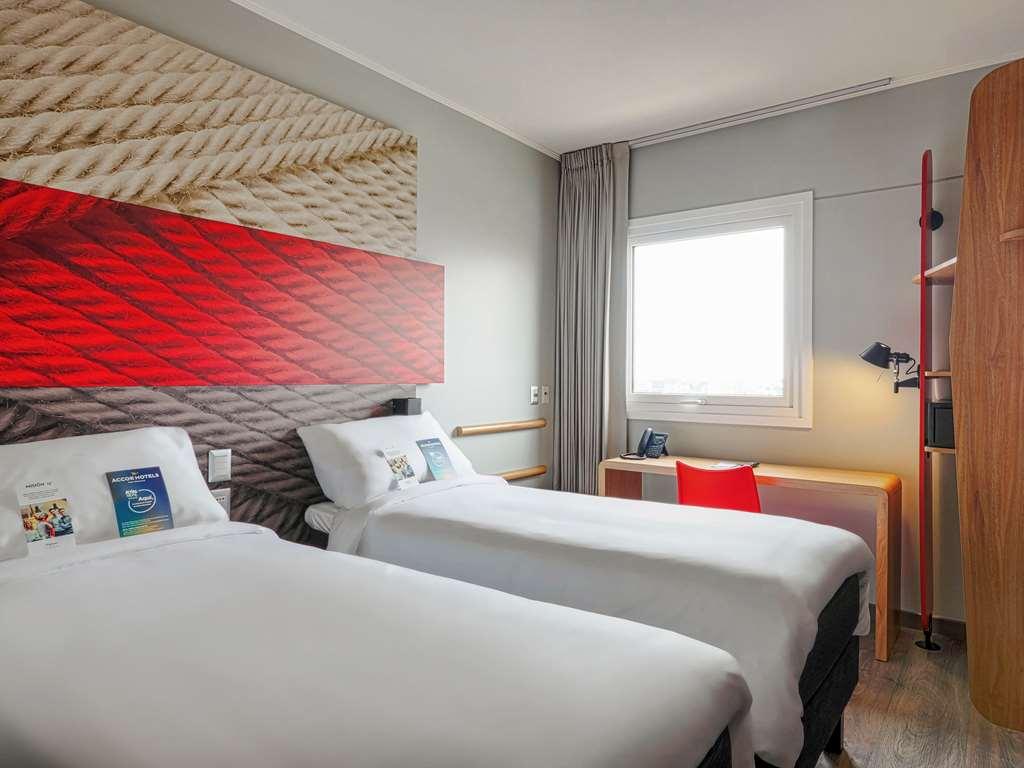 Ibis West 3*